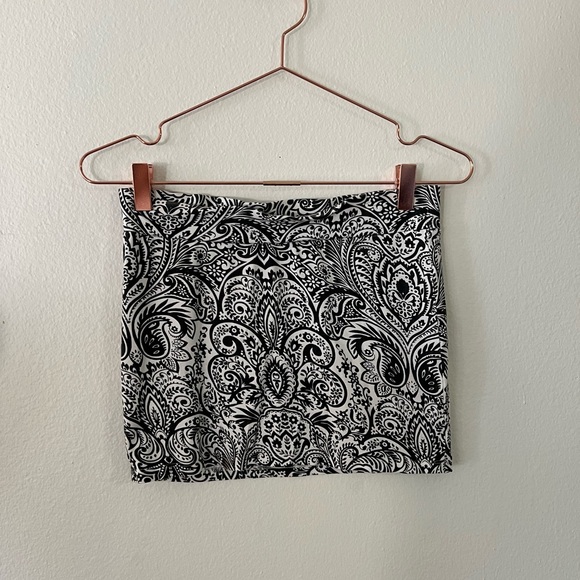 Rip curl black and white micro mini skirt cover up skirt size S - Picture 2 of 4